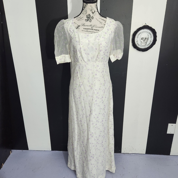 Vintage Dresses & Skirts - 70's Vintage White and Lavender Maxi Dress